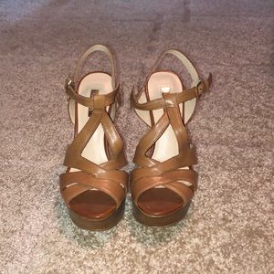 Never worn Guess heels